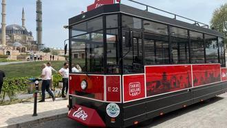 Edirne'de nostaljik tramvay görünümlü 'Turistik Gezi Treni' ilk seferini yaptı