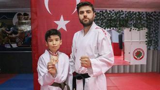 Diyarbakırlı Mehmet, katıldığı ilk şampiyonada birinci oldu; milli talkıma seçildi