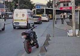 İstanbul - Bağcılar'da motosikletliye silahlı saldırı kamerada