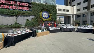İstanbul - İstanbul'da kaçak gözlük ve saat operasyonu: 5 gözaltı