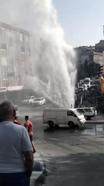 İstanbul - Bayrampaşa'da inşaat çalışmasında su borusu patladı