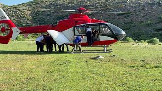 Yaylada attan düşen kadın için seferberlik; helikopter ile alındı