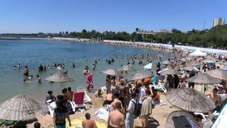 İstanbul- Caddebostan Plajı'nda bayram yoğunluğu