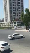 İstanbul- Esenyurt'ta cadde ortasında drift attı