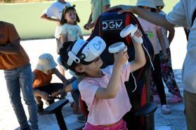 Çocuklar sanal gerçeklik gözlüğüyle Bandırma Vapuru'nda Atatürk ve silah arkadaşlarıyla buluştu