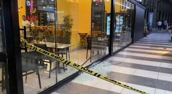 İstanbul- Küçükçekmece'de yemek yediği lokantada husumetlisi tarafından silahlı saldırıya uğradı
