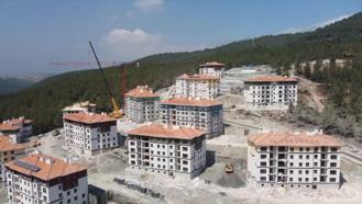 Bahçe’de 16 bloktan oluşan kalıcı konut projesinde kaba inşaatın yüzde 70’i tamamlandı