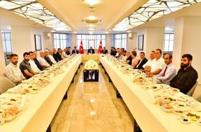 Diyarbakır Valisi Zorluoğlu, kentteki gazetecilerle buluştu