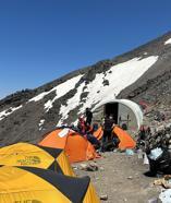 Ağrı Dağı'nda ekipler, 2 dağcının 4 bin 900 rakımdaki cenazelerini aldı