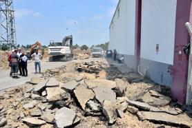 Belediyeye açtığı davayı kazanınca yolun asfaltını parçaladı; 54 iş yerine ulaşım kesildi