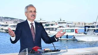 Bakan Uraloğlu: Deniz yolu ile yurt dışı hatlarda taşınan araç sayısı 1,7 milyona ulaştı