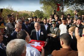 Pençe-Kilit şehidi Elazığ'da toprağa verildi (2)