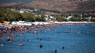 Bodrum'da sezon uzadı; 1 milyon 100 bin yabancı turist geldi