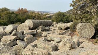 Antik madendeki 1600 yıllık dev granit sütunlar ilk günkü halini koruyor