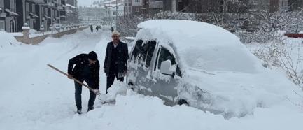 Bayburt’ta kar kalınlığı 80 santimetreye ulaştı