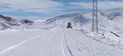 Şırnak'ta kardan kapanan 38 kilometrelik yol, ulaşıma açıldı