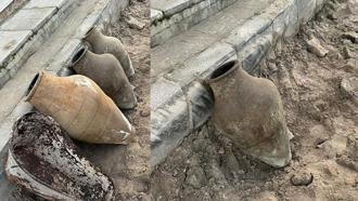 Altyapı çalışmaları sırasında yol çöktü; 4 tarihi küp bulundu