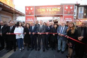 Yunusemre'de yeni yıl çarşısı açıldı