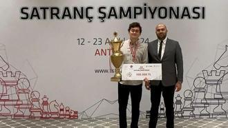 Satranç Türkiye Şampiyonu GM Vahap Şanal oldu