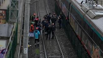 Marmaray'da raylara atlayan kişi hayatını kaybetti