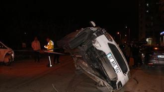 Alkollü sürücü, otomobiliyle park halindeki araçlara çarptı