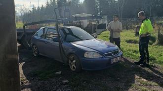 Dur’ ihtarına uymayan sürücünün otomobili, takipteki ekip otosuyla çarpıştı, 1 polis yaralandı