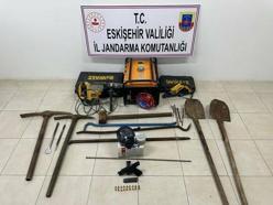 Eskişehir’de iş makinesiyle kaçak kazıya 12 gözaltı