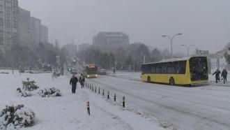 İstanbul - Başakşehir'de kar tipi şeklinde yağdı; vatandaşlar zor anlar yaşadı