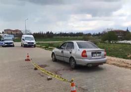 Otomobilde tartıştığı arkadaşını boğazından bıçakla yaraladı