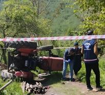 Sakarya’da devrilen traktörün sürücüsü öldü