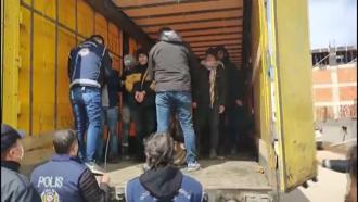Amasya’da TIR’ın dorsesinden 10 kaçak göçmen çıktı; 1 gözaltı