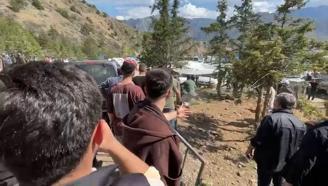 Boğaların güreşi arenanın dışına taştı, izleyiciler tedirginlik yaşadı