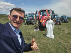 Traktör konvoylu düğün