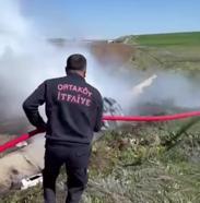 Otomobil, su kanalına devrildi: 4 yaralı