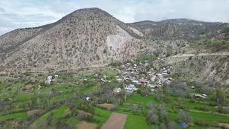 Heyelan riski nedeniyle taşınacak köyün yeni yeri tartışma konusu oldu