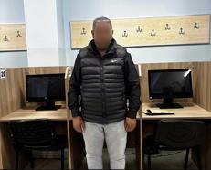 Ehliyet sınavında kopya düzeneğiyle yakalandı; kulaklık hastanede çıkarıldı