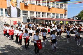 Belen İssume İlkokulu'nda 'Rüzgar Gülü Kitap Şenliği' düzenlendi