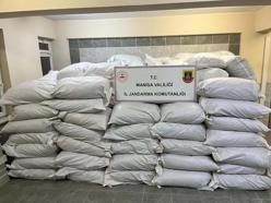 Manisa'da 7.9 ton kaçak tütün ele geçirildi; 1 gözaltı