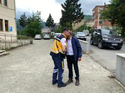 Rize'de baldan zehirlenen arıcı, sağlık ekiplerinin müdahalesiyle kurtarıldı