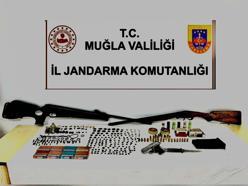 Muğla'da tarihi eser ve ruhsatsız silah operasyonu: 2 gözaltı