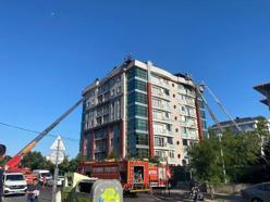 İstanbul - Beylikdüzü’nde terasta çıkan yangın 2 daireye sıçradı