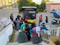 Bursa-Balıkesir sınırında çıkan orman yangını nedeniyle mahalle boşaltıldı