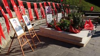 Şehit Eren Bülbül, kabri başında anıldı