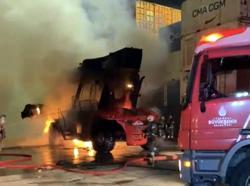 İstanbul - Ambarlı Limanı'nda yanan iş makinesi kullanılamaz hale geldi