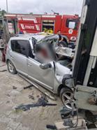 Otomobil, park halindeki TIR'a arkadan çarptı: 1 ölü, 2'si ağır 3 yaralı