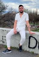 Bariyerlere çarpıp devrilen motosikletin sürücüsü öldü