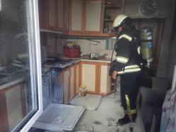 Arızalı bulaşık makinesi şase yaptı, mutfak yandı