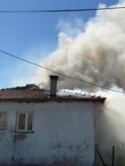 Çanakkale’de yanan ev kullanılamaz hale geldi