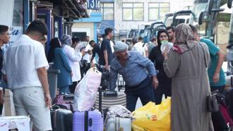 İstanbul- 15 Temmuz Demokrasi Otogarı'nda okula dönüş yoğunluğu