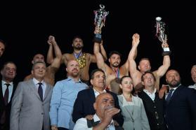 Elmalı’da başpehlivan Enes Doğan